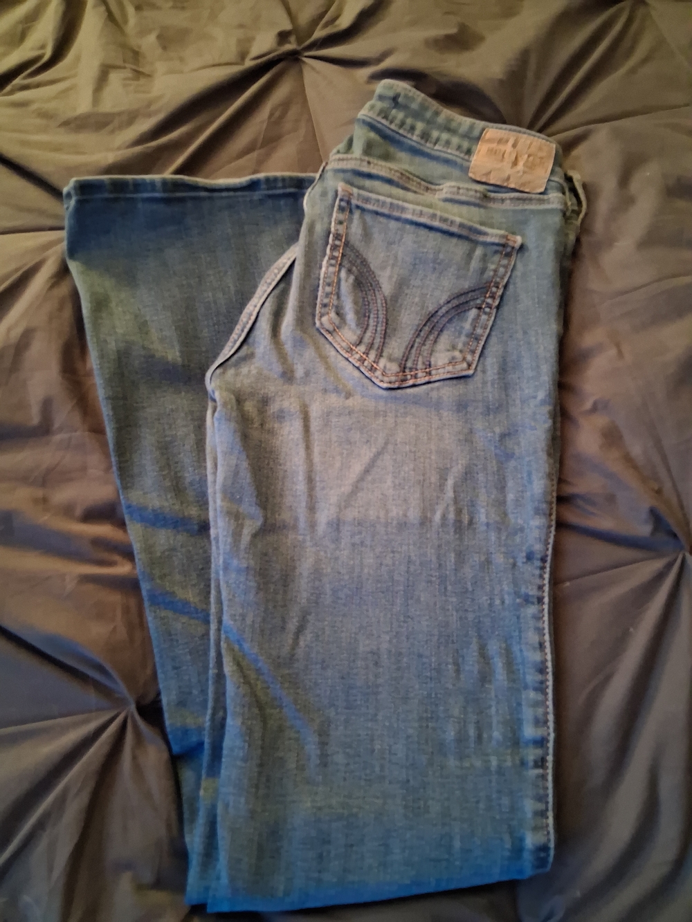 Hollister Low-Rise Boot Jeans 1R